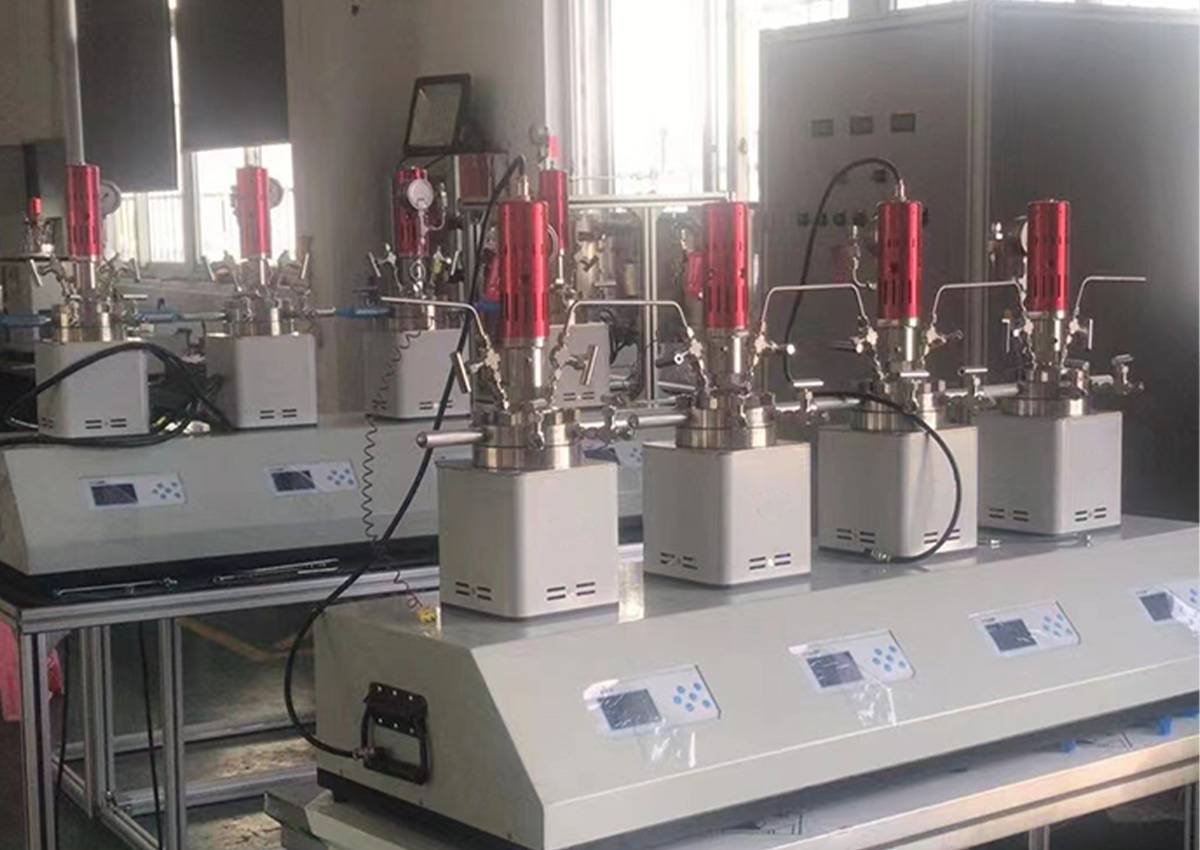 Types and uses of laboratory reaction vessels