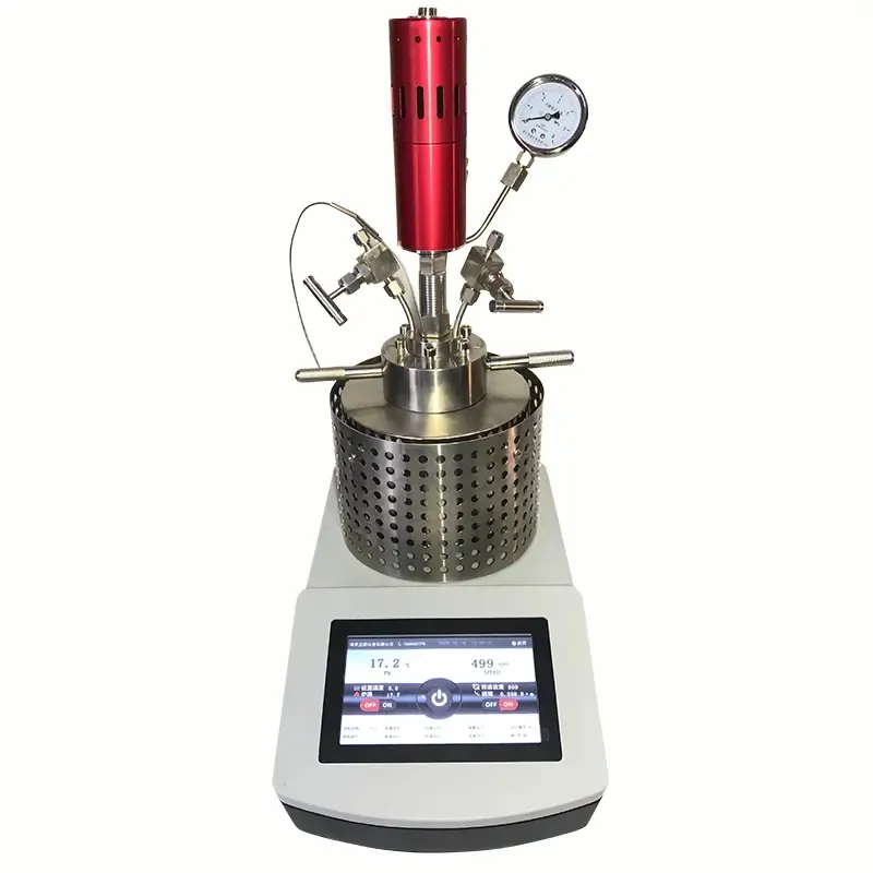 What are the material characteristics of Hastelloy reactor?