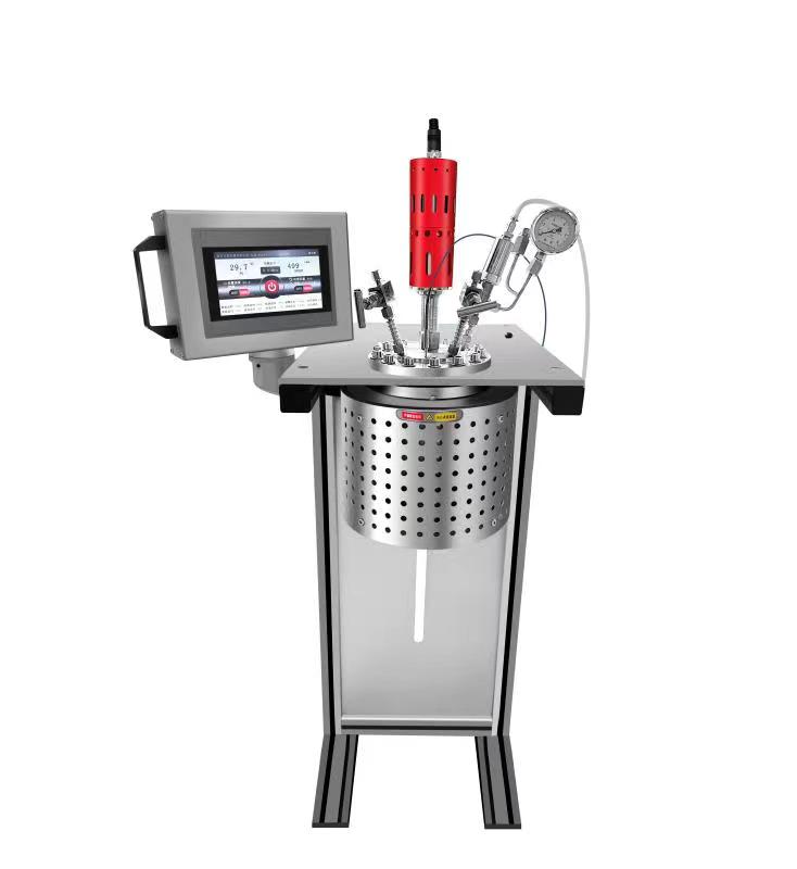 What should be paid attention to in temperature control and use of Autoclave?